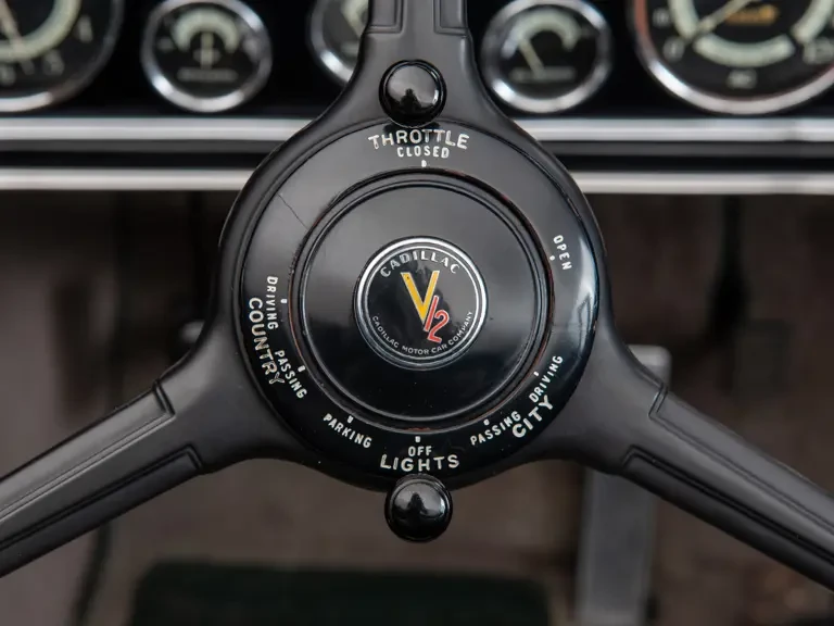 1933 Cadillac V-12 - Image 11 of 31
