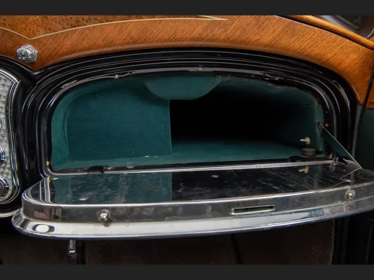1933 Cadillac V-12 - Image 27 of 31