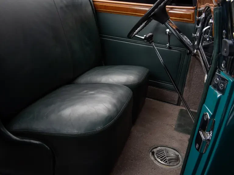 1933 Cadillac V-12 - Image 16 of 31