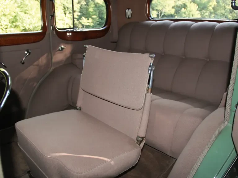 1933 Cadillac V-12 - Image 14 of 15