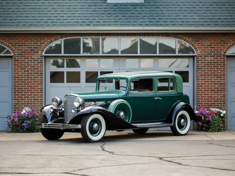 1933 Cadillac V-12 - Image 2 of 23