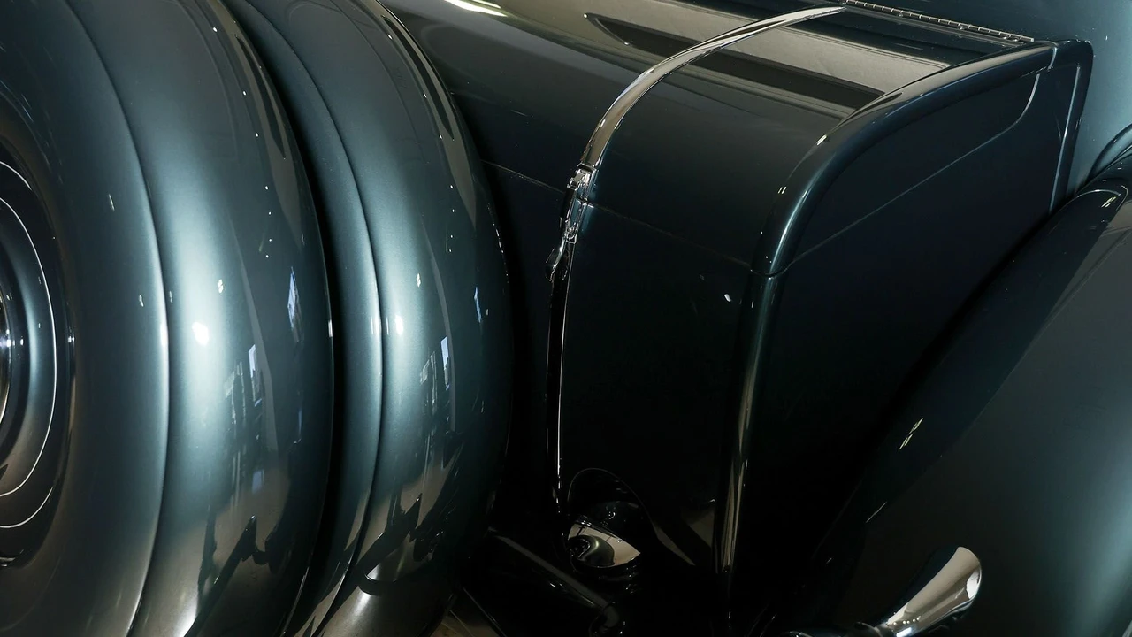 1933 Chrysler Imperial Pre-War - Image 19 of 31