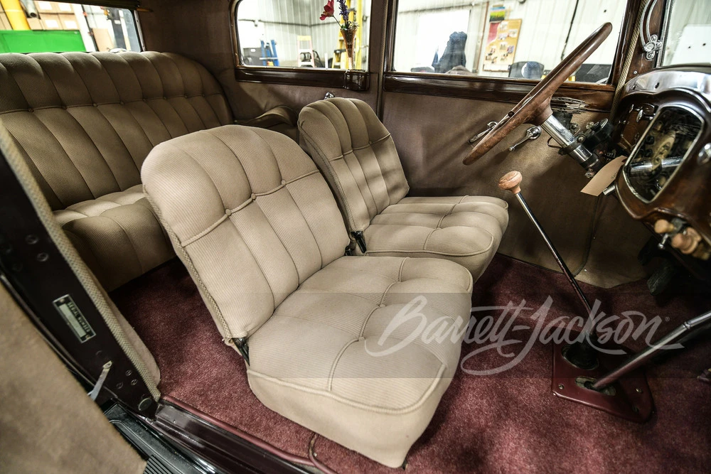 1933 DeSoto - Image 2 of 31