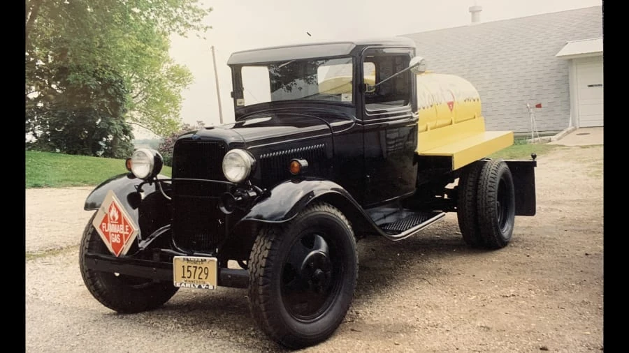 1933 Ford Pickup (1932-1934) - Image 2 of 3