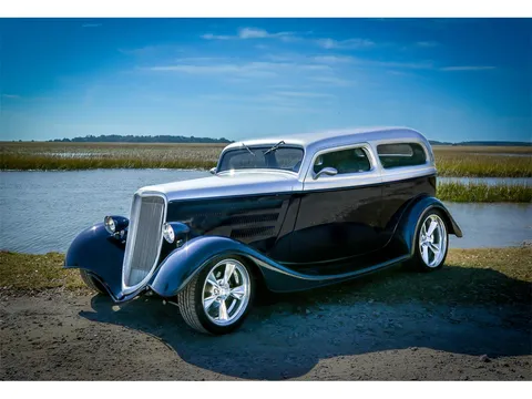 1933 Ford 2-Dr Sedan
