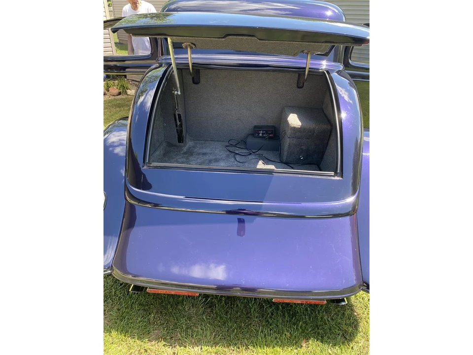 1933 Ford Model 18 & 40 - Image 10 of 12