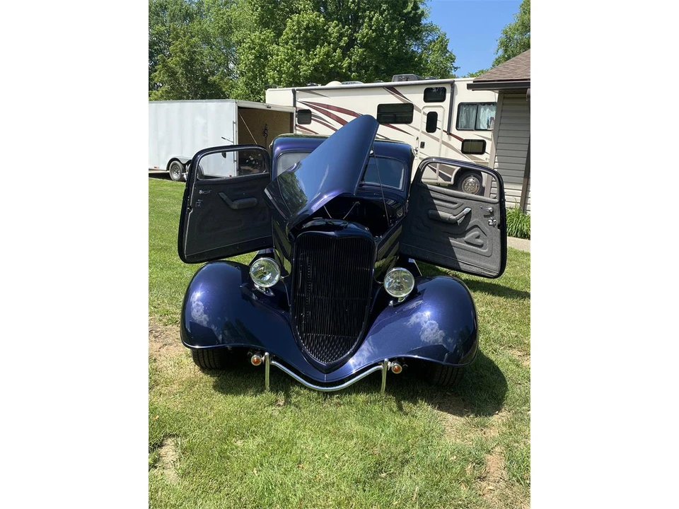 1933 Ford Model 18 & 40 - Image 11 of 12