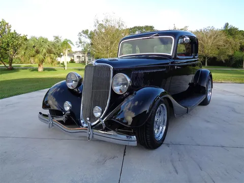 1933 Ford 5-Window Coupe