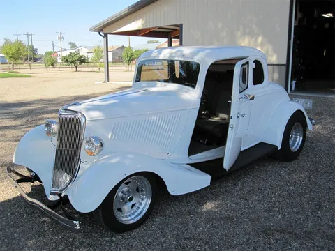 1933 Ford 5-Window Coupe