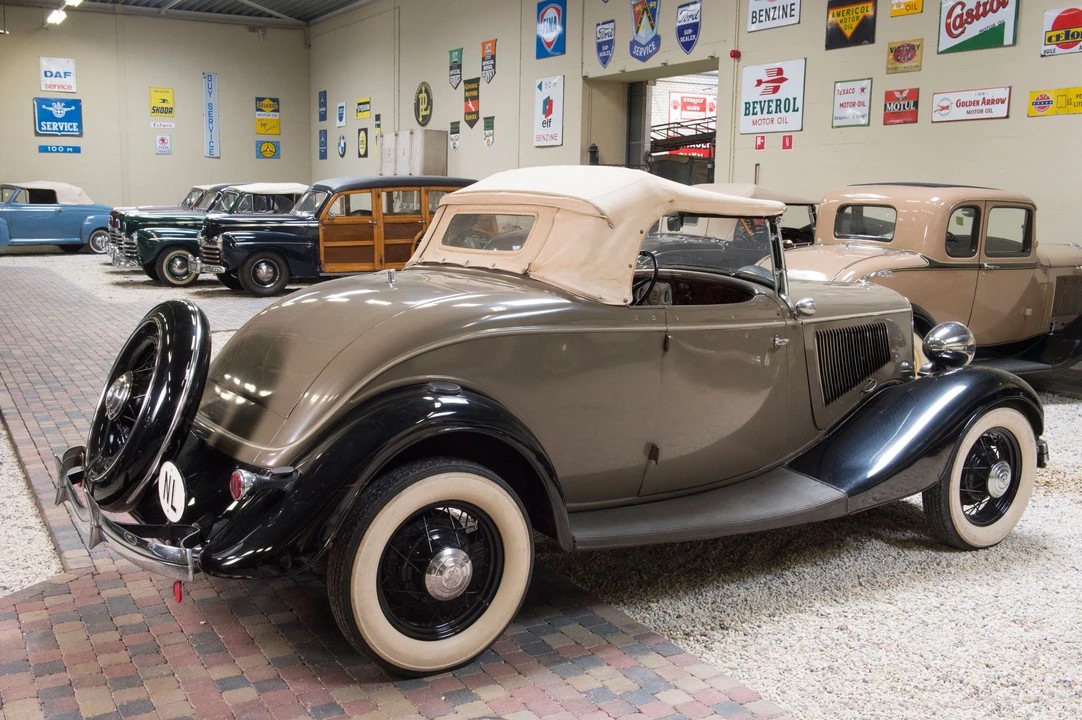 1933 Ford Model 18 & 40 - Image 3 of 6