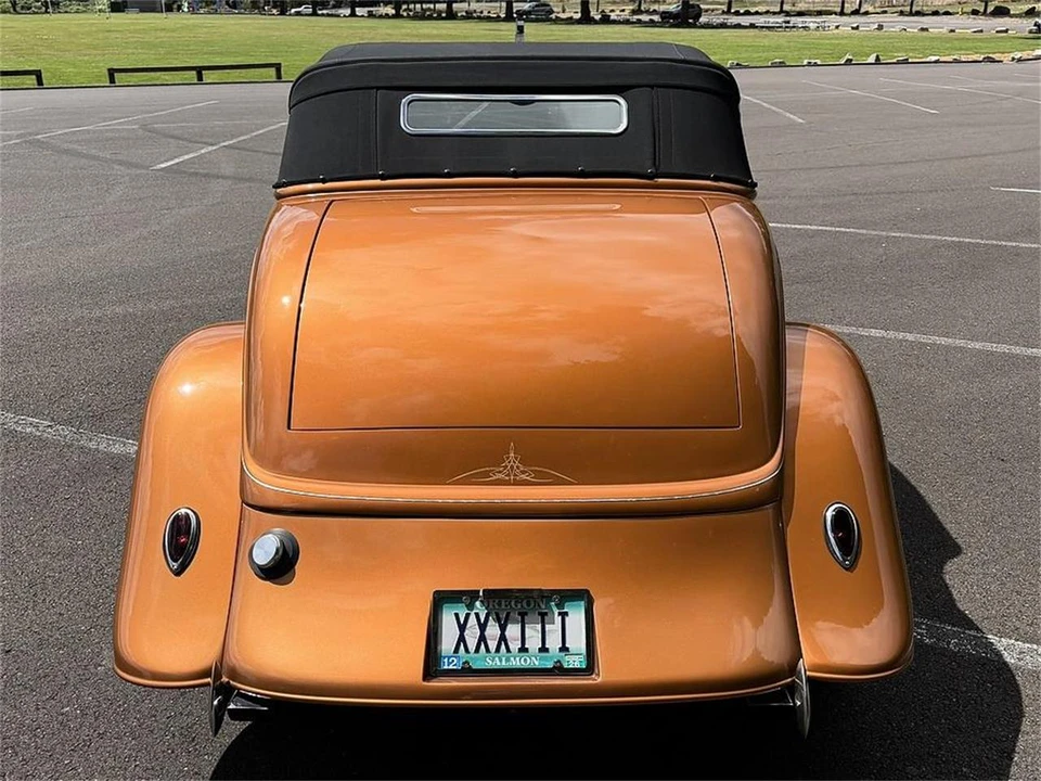 1933 Ford Model 18 & 40 - Image 4 of 31
