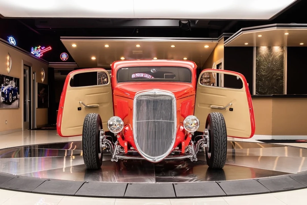 1933 Ford Model 18 & 40 - Image 2 of 11