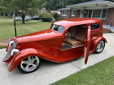 1933 Ford Custom