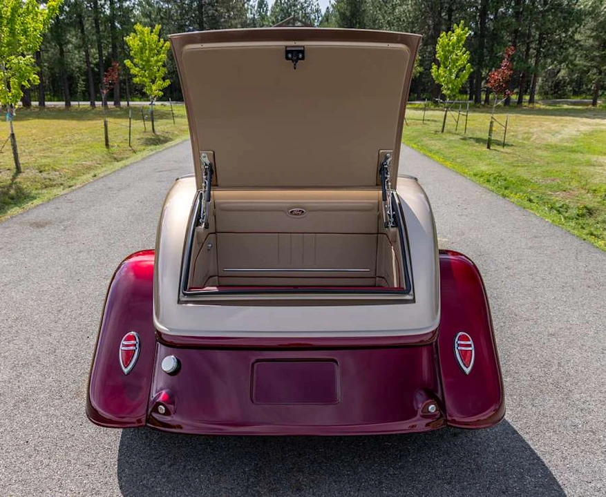 1933 Ford Model 18 & 40 - Image 20 of 31