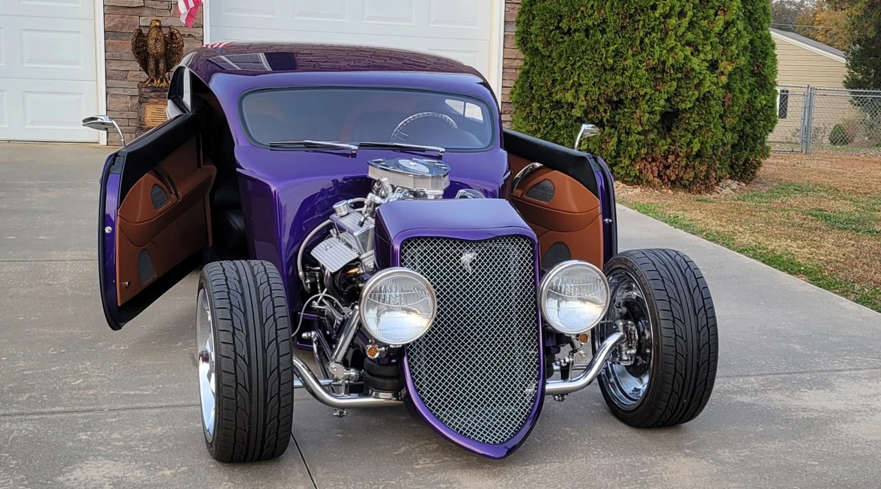 1933 Ford Customline - Image 17 of 31