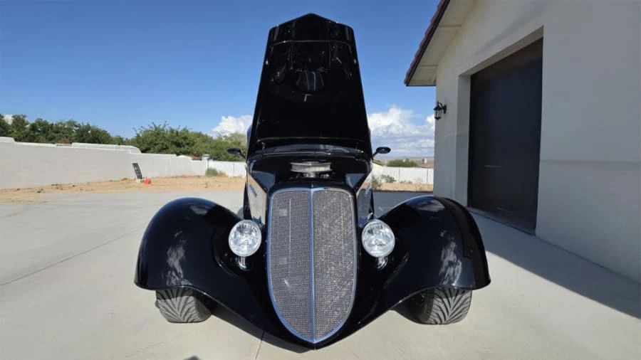 1933 Ford Model 18 & 40 - Image 4 of 31
