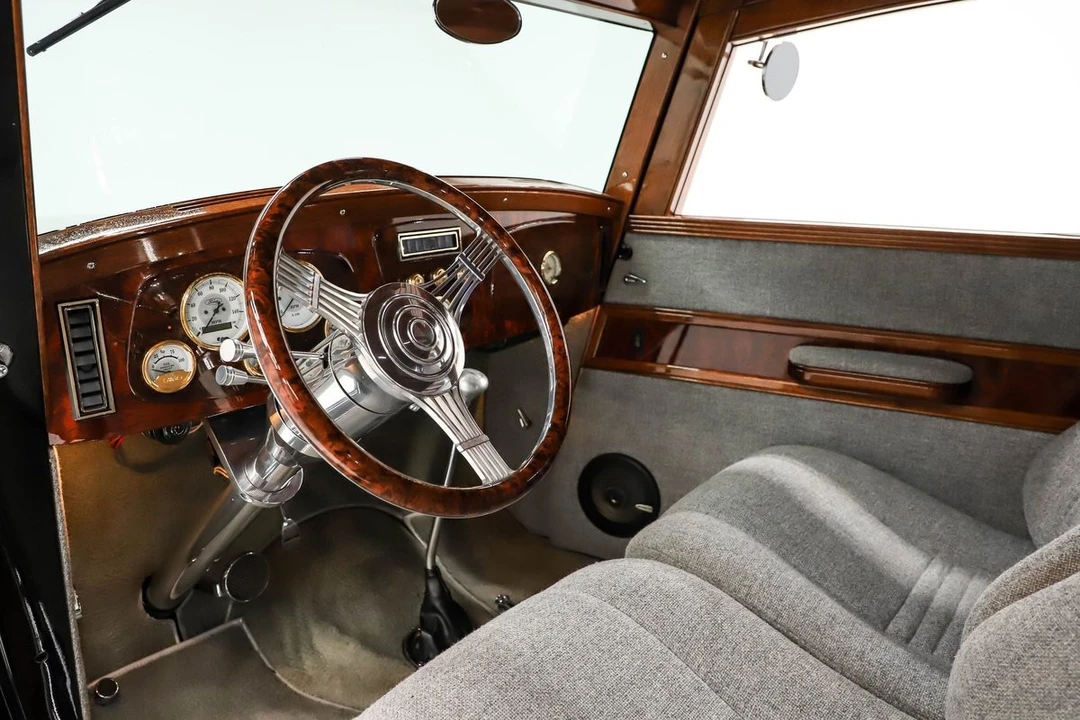 1933 Ford Model 18 & 40 - Image 2 of 31