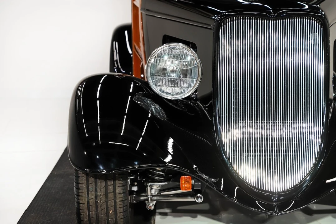 1933 Ford Model 18 & 40 - Image 24 of 31