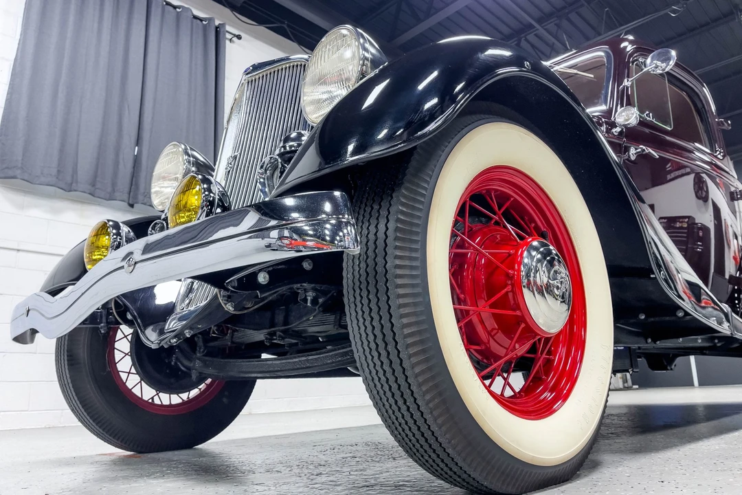 1933 Ford Model 18 & 40 - Image 24 of 31