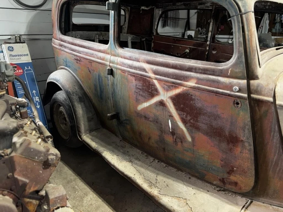 1933 Ford Model 18 & 40 - Image 2 of 14