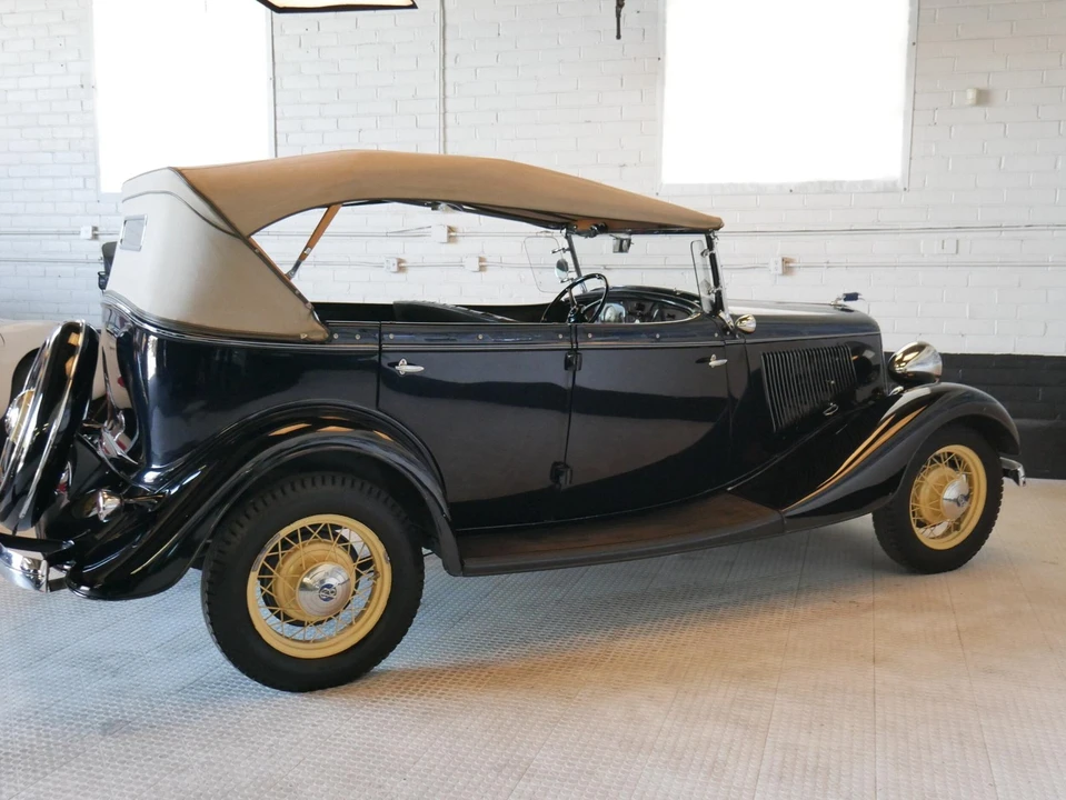 1933 Ford Model 18 & 40 - Image 9 of 21
