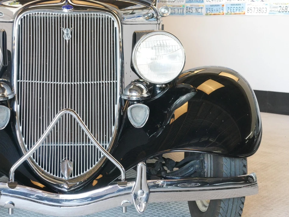 1933 Ford Model 18 & 40 - Image 6 of 21