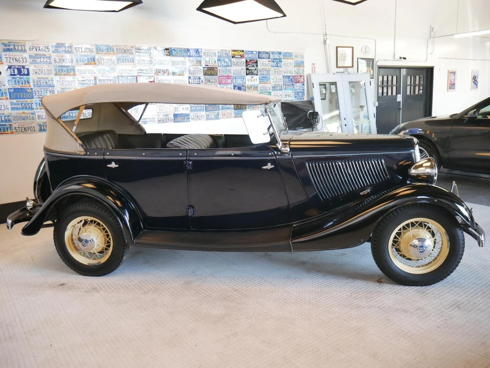 1933 Ford Model 18 & 40 - Image 8 of 12