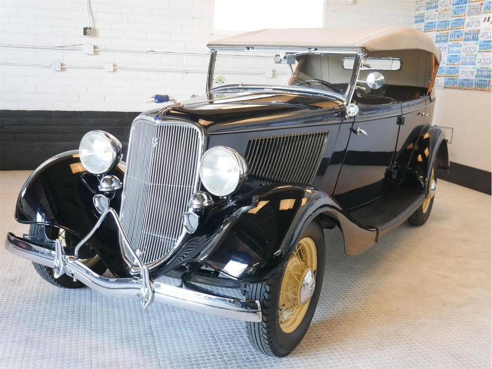 1933 Ford Model 18 & 40 - Image 2 of 31