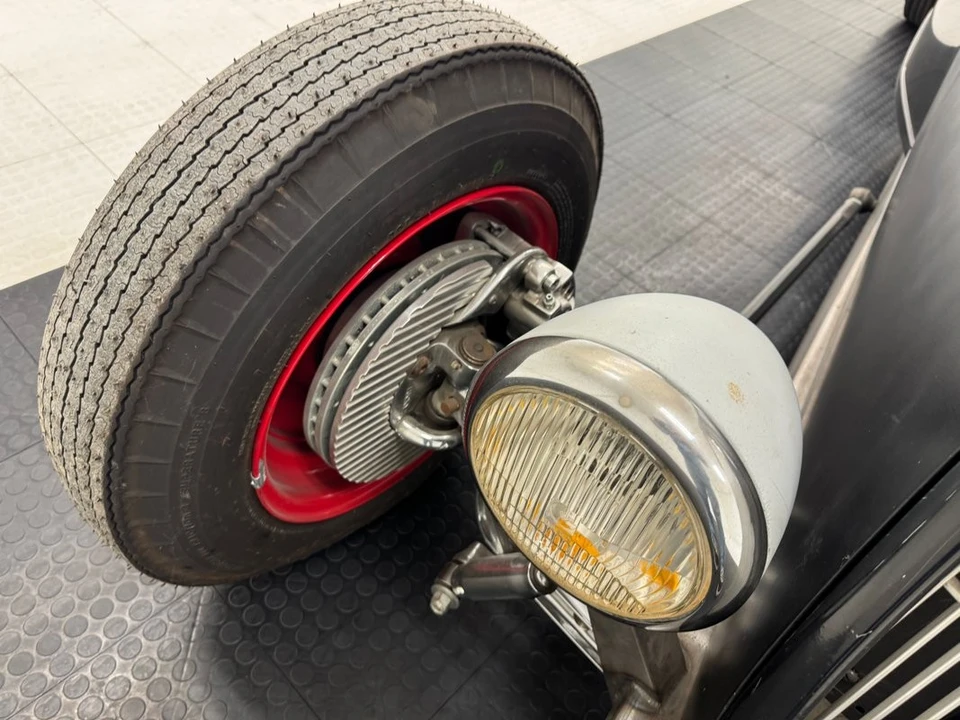 1933 Ford Pickup (1932-1934) - Image 9 of 12