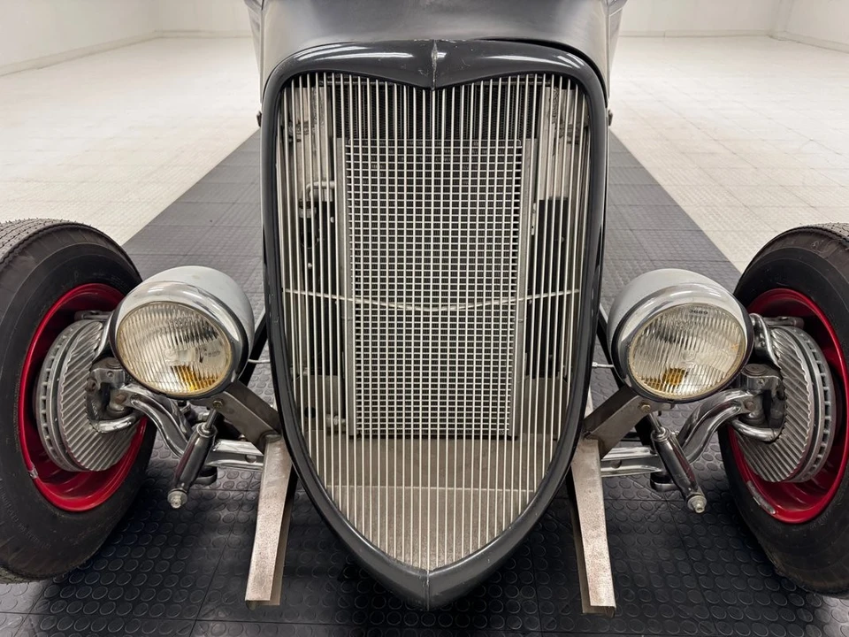 1933 Ford Pickup (1932-1934) - Image 10 of 12