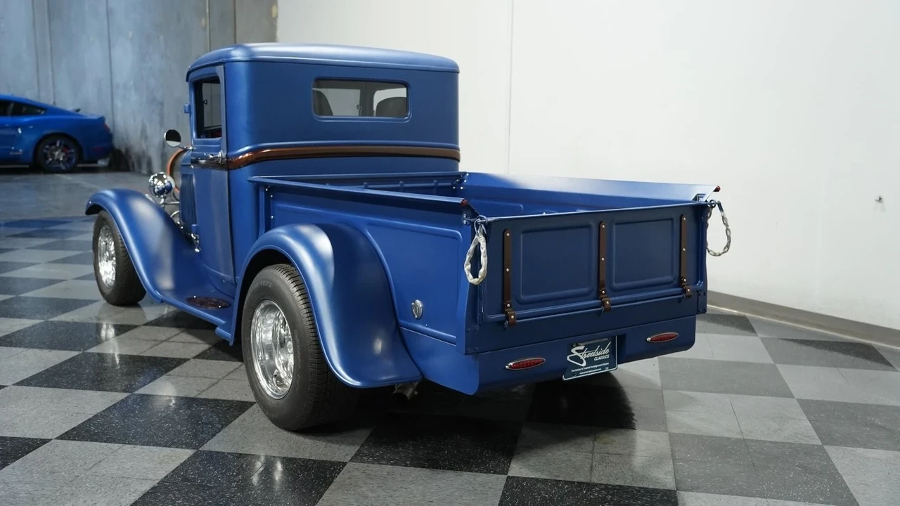 1933 Ford Pickup (1932-1934) - Image 8 of 12