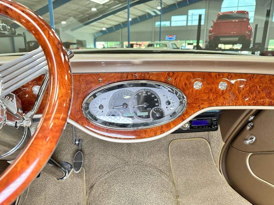 1933 Ford Model 18 & 40 - Image 27 of 31