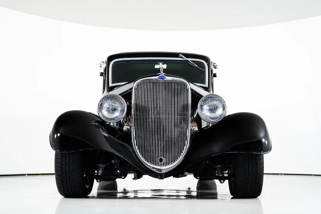 1933 Ford Model 18 & 40 - Image 4 of 31
