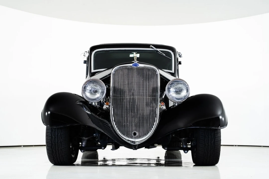 1933 Ford Model 18 & 40 - Image 4 of 12