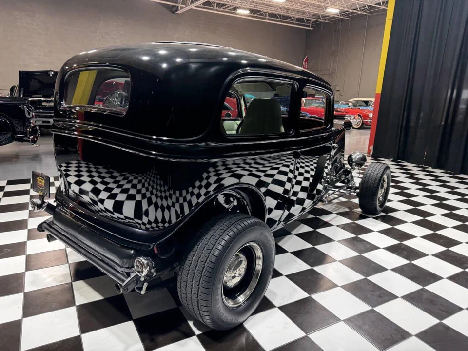 1933 Ford Model 18 & 40 - Image 2 of 25