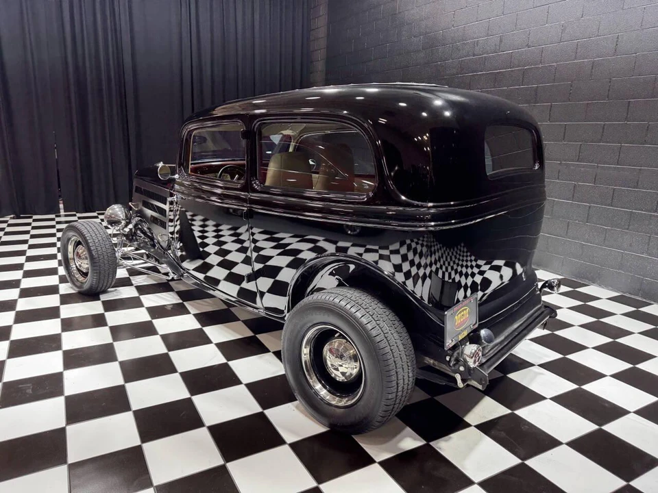 1933 Ford Model 18 & 40 - Image 3 of 25