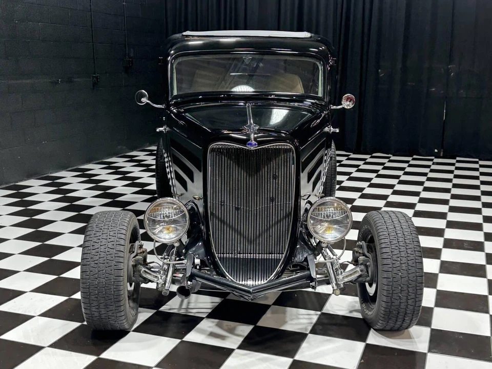 1933 Ford Model 18 & 40 - Image 6 of 25