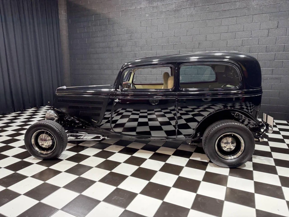 1933 Ford Model 18 & 40 - Image 4 of 25