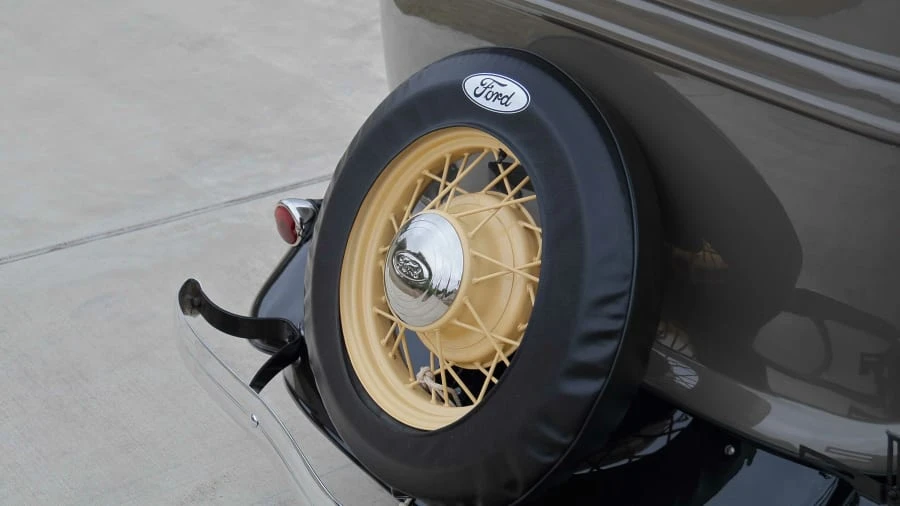 1933 Ford Model 18 & 40 - Image 10 of 17