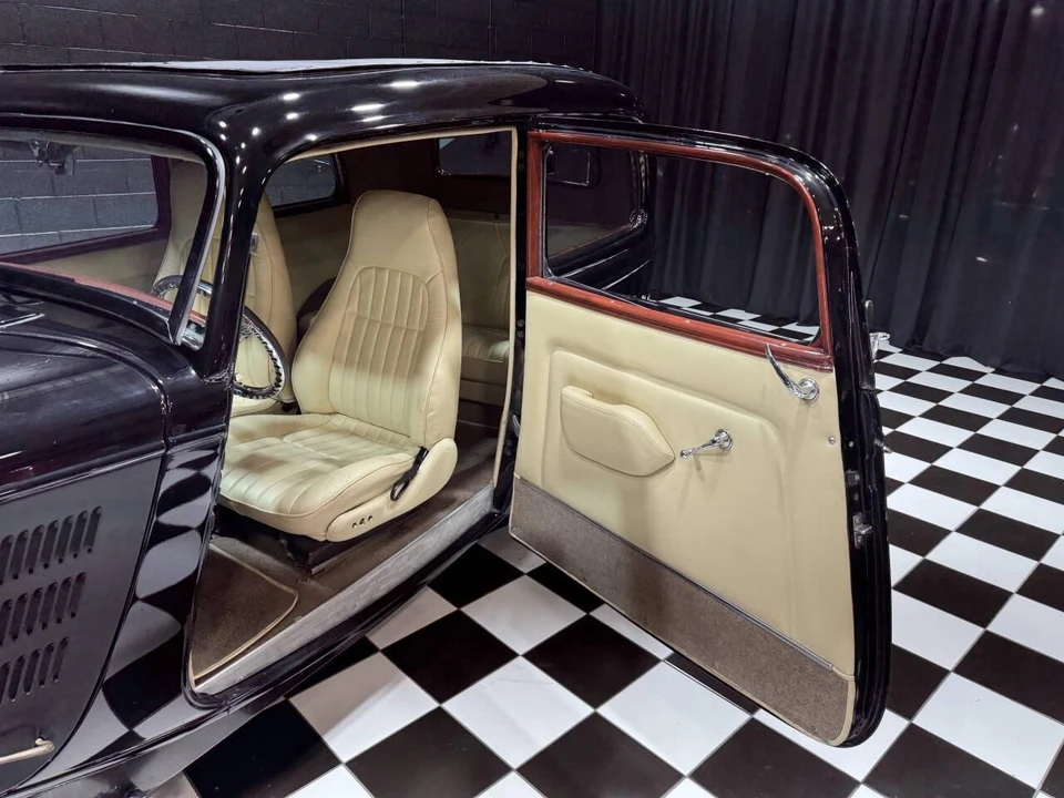 1933 Ford Model 18 & 40 - Image 12 of 26