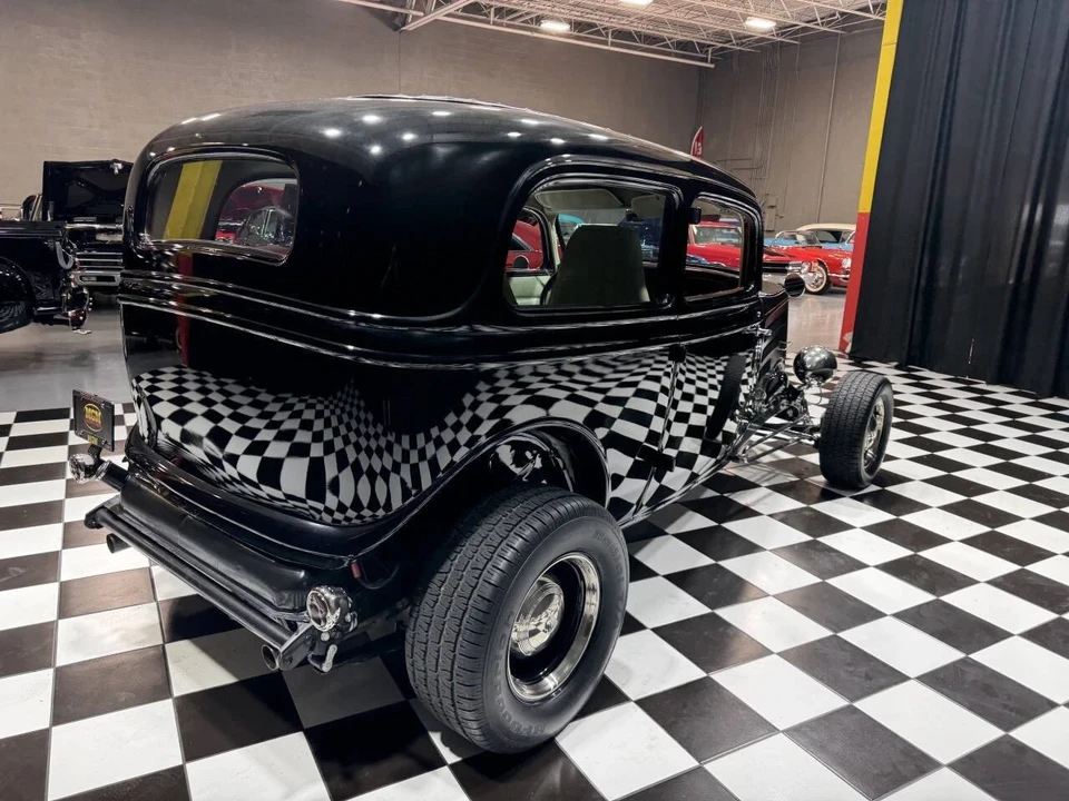 1933 Ford Model 18 & 40 - Image 2 of 21