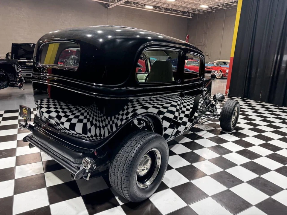 1933 Ford Model 18 & 40 - Image 2 of 26