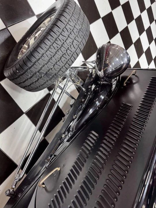 1933 Ford Model 18 & 40 - Image 10 of 26
