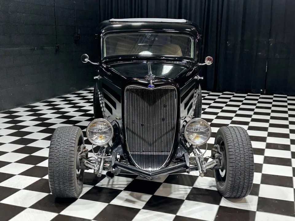 1933 Ford Model 18 & 40 - Image 6 of 26