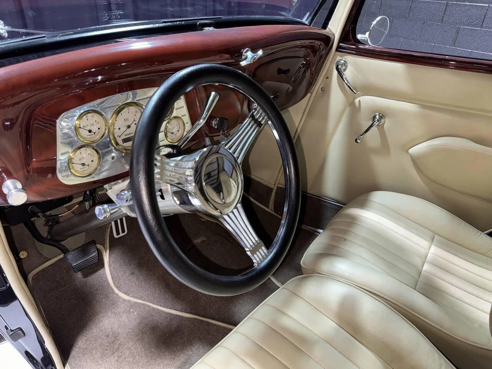1933 Ford Model 18 & 40 - Image 16 of 26
