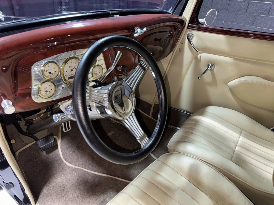 1933 Ford Model 18 & 40 - Image 16 of 21