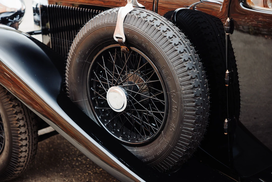 1933 Hispano-Suiza - Image 2 of 31