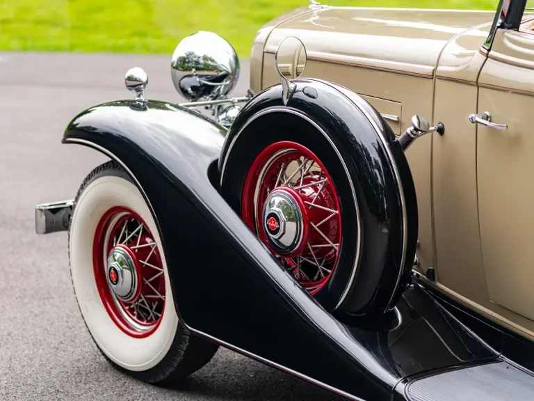 1933 LaSalle - Image 18 of 31