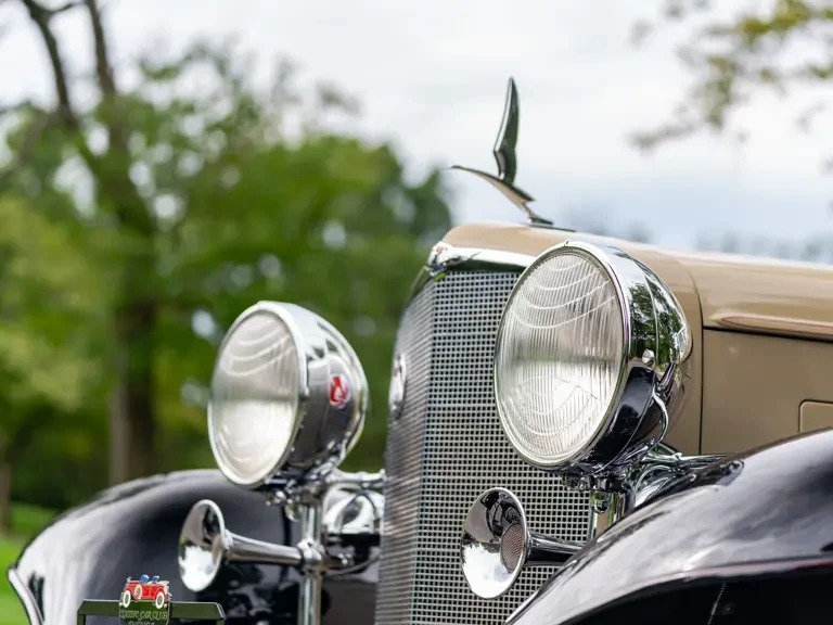 1933 LaSalle - Image 17 of 31