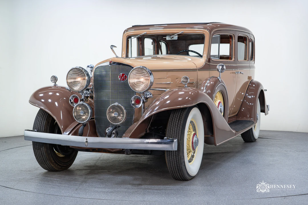 1933 LaSalle - Image 2 of 31